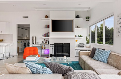 Los Angeles House | Hollywood Hills Retreat Hot Tub & City Views