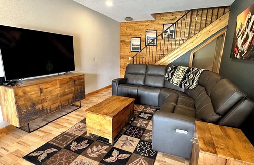 Wolf Creek Cabin | Holter Lake Cabin Getaway