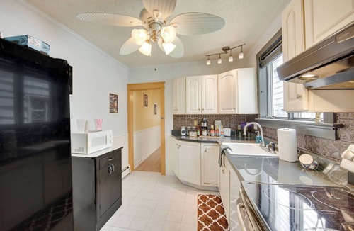 Mount Carmel House | Home 13 Mi to Knoebels Amusement Resort