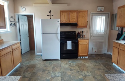 Wallace House | Home Away from Home in Wallace