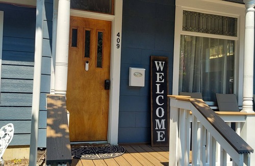 Wallace House | Home Away from Home in Wallace