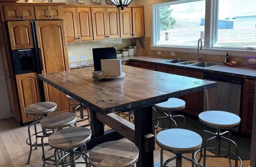 St. Anthony House | Home Closest to SAND DUNES ▪︎ Near West Yellowstone