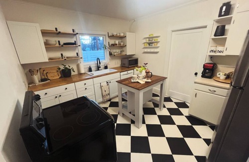 Redmond House | Home in Downtown Redmond Oregon and in the heart of Central Oregon.
