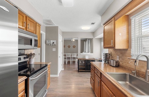 Pooler House | Home in Pooler w/FirePit and Game Room