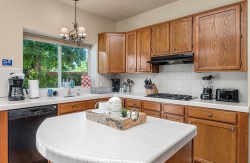 Clovis House | Home oasis with sauna, jacuzzi, pool & heated gazebo!