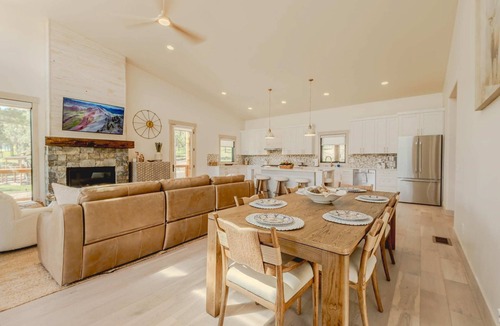 Eureka House | Home on the 10th Hole – Incredible Views & Hot Tub