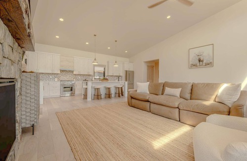 Eureka House | Home on the 10th Hole – Incredible Views & Hot Tub