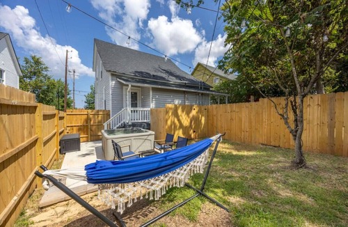 Columbia Villa | Home-Run *NEW HOT TUB*
