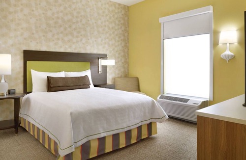 Executive Park Hotel | Home2 Suites by Hilton Charlotte Airport