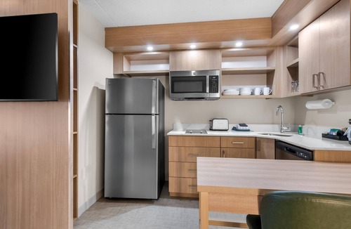 Wheatland Hotel | Homewood Suites by Hilton Oklahoma City Airport