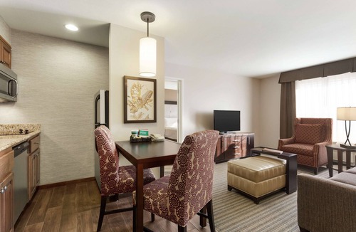 Fargo Hotel | Homewood Suites by Hilton Fargo