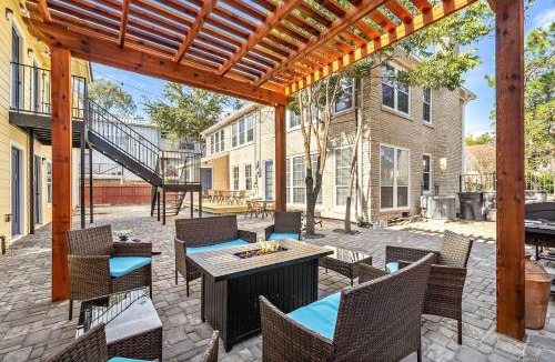 MacGregor Apartment | Homey Apt Nr Med Center Fire Pit BBQ WiFi Games