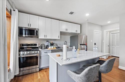 MacGregor Apartment | Homey Apt Nr Med Center Fire Pit BBQ WiFi Games