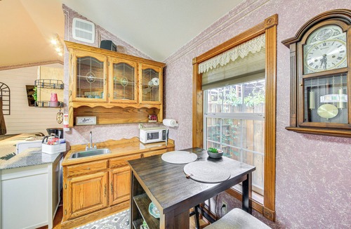 Libby Apartment | Homey Pet-Friendly Libby Cottage w/Yard by Creek!