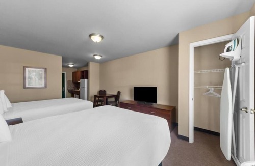Pleasanton Hotel | Homey Space: Rustic Room Ideal for Extended Travel Stays