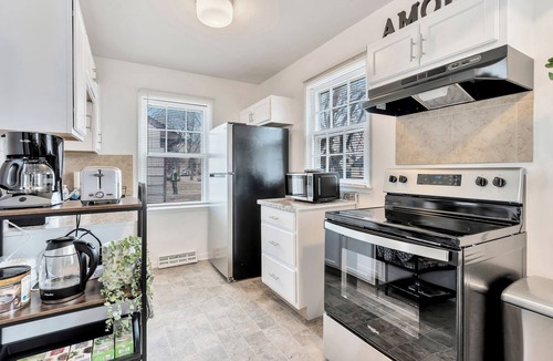 Oak Park House | Homy place w/Work Space