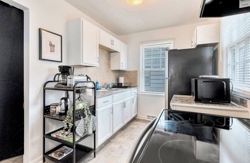 Oak Park House | Homy place w/Work Space