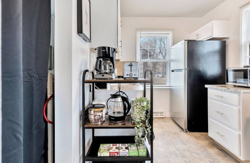 Oak Park House | Homy place w/Work Space