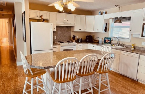 Lake Charles House | Hooked On Calcasieu - Waterfront Peninsula Lake House