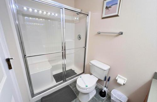 Loughman House | Host Hubble Private Rooms, Reserve Drive
