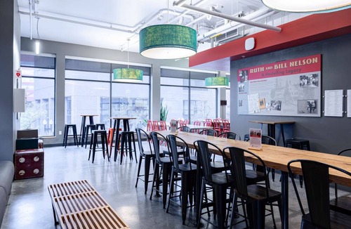 Theatre District Hostel | Hostel ∙ 9 guests