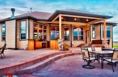 Billings House | Hot Tub + 1,600 sq ft Golf-Course Patio Game Room & Luxury Living