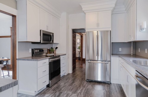 Roosevelt House | *HOT TUB* Character home minutes to downtown Fargo & NDSU!