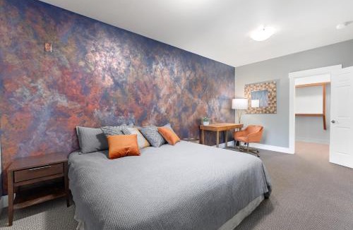 Missoula Apartment | Hot Tub Family Friendly Garden City Getaway