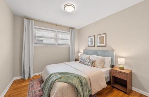 Parma Heights House | Hot Tub Game Room with Shuffleboard N64 Sleeps 8