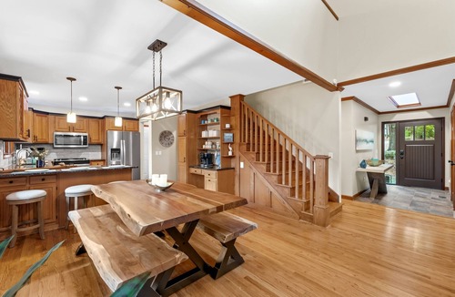 Mount Mourne House | Hot Tub, Gameroom, Outdoor Kitchen & Lakeside!