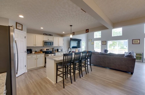 Port Clinton House | Hot Tub, Lake Access, & Dock: Port Clinton Retreat