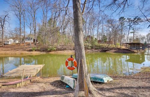 Hemphill House | Hot Tub, Lake Access! Angler’s Escape in Hemphill