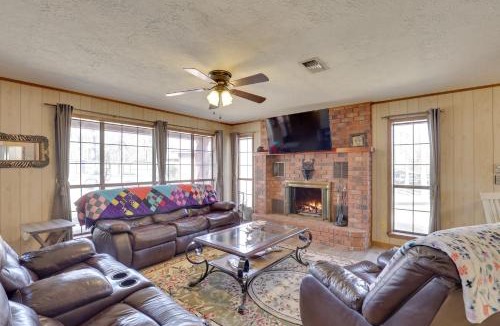 Hemphill House | Hot Tub, Lake Access! Angler’s Escape in Hemphill