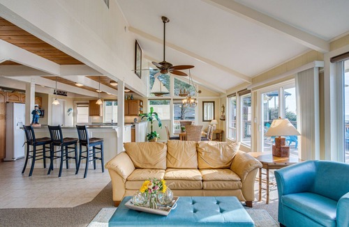 Bayshore House | Hot Tub! Ocean Views and Short Walk to Sandy Beach! Game Room!