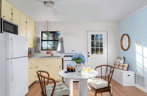 Fredericksburg House | Hot tub, Pet Friendly, Fire pit, 290 Wine Trail!