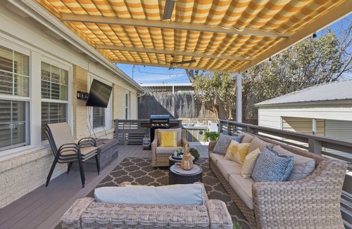 Fort Worth Cultural District House | Hot Tub | Steps to Dickies Arena | Private Parking