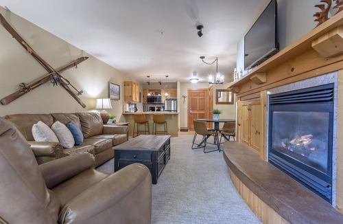 Driggs Condo | Hot Tubs! National Parks Headquarters! Explore Teton Valley, ID & Jackson Hole!
