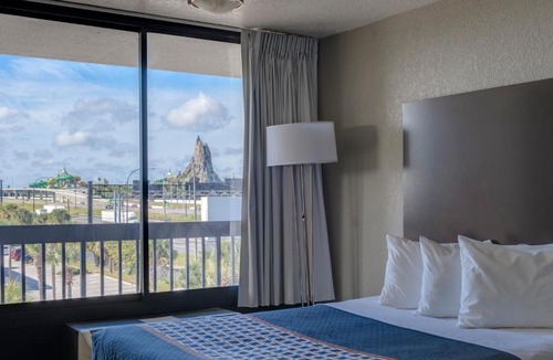 Florida Center Hotel | Hotel Monreale Express International Drive Orlando