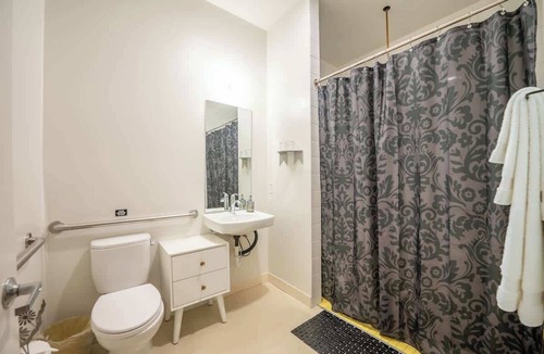 Logan Heights Bed & Breakfast | Hotel Narcissus - Room 1