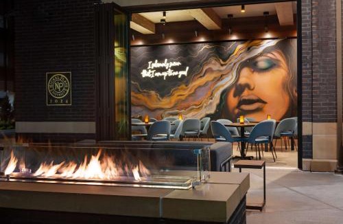 Fishers Hotel | Hotel Nickel Plate Fishers, Tapestry Collection By Hilton