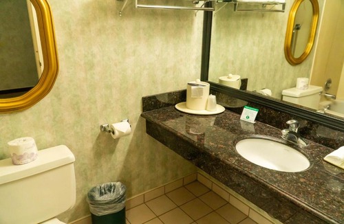 Fresno Hotel | Hotel Piccadilly