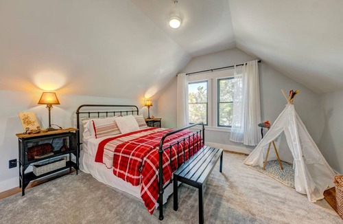 Sheridan House | House ∙ 3 bedrooms ∙ 7 guests