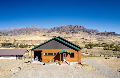 Wapiti House | House ∙ 4 bedrooms ∙ 10 guests