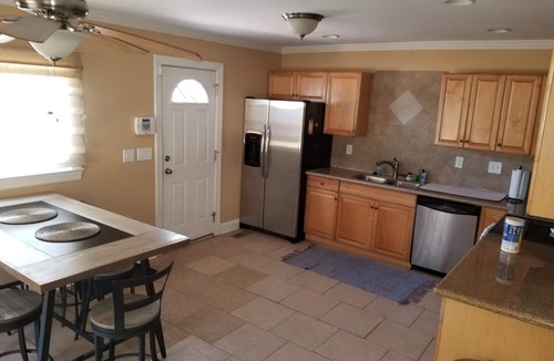 Harwood Lane House | House for Rent