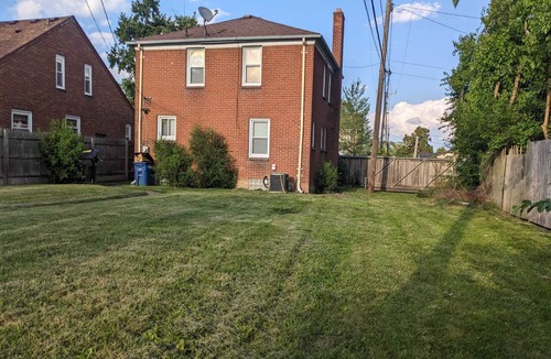 Detroit Ski Chalet | House in the Heart of Bagley
