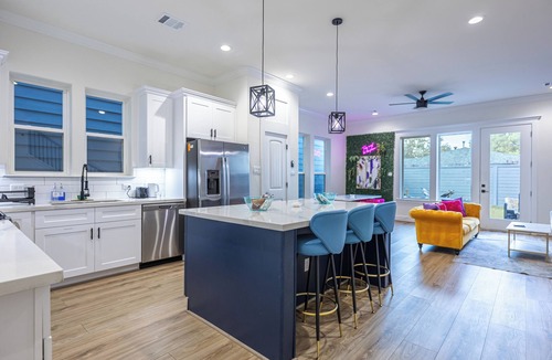 OST - South Union House | Houston 4BR Near NRG w/Hot Tub, Games & Parking