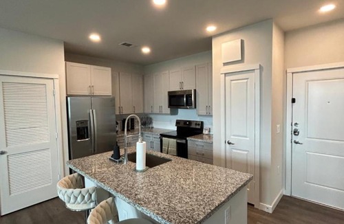 Spring Branch East Apartment | Houston Luxury Apartment