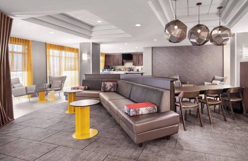 Southeast Houston Hotel | Houston Room Offering Microwave, Shuttle Service, Pool Area, Breakfast Included