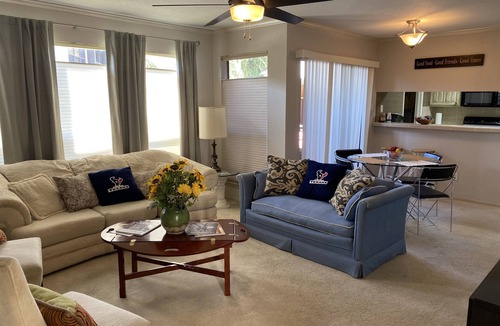 Braeswood Place Condo | Houston TX NRG-Med CTR/RICE U - ALL Inclusive 2B/2B/2 Blocks from nearby stadium