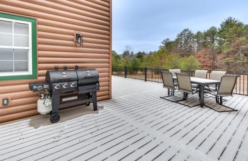 Olanta House | Houtzdale Home with Shuffleboard and Pickleball!